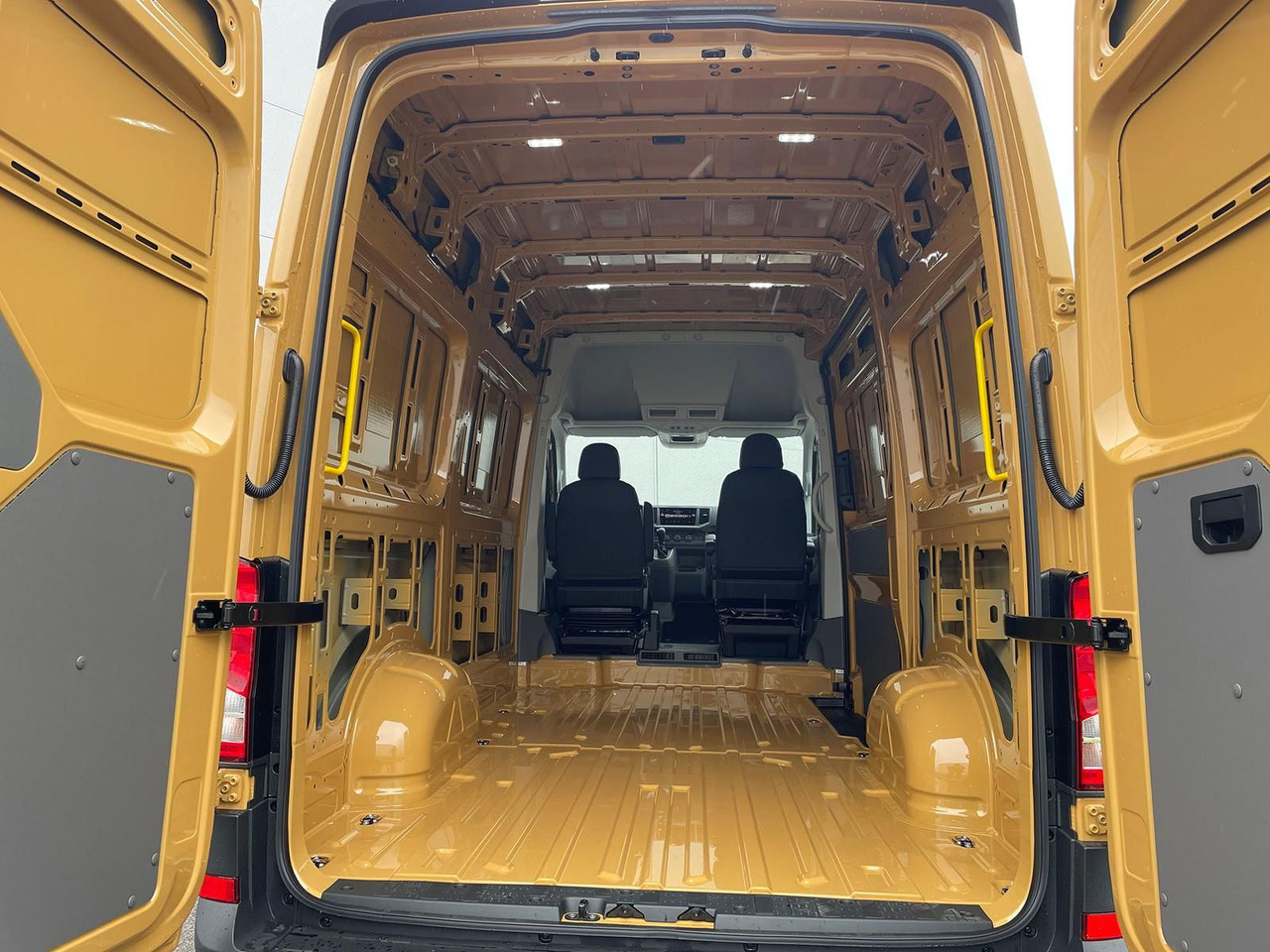 Furgão MAN TGE 3.180 L3H3 Individual Lion S ACC STANDHZ LED: foto 33 Furgão MAN TGE 3.180 L3H3 Individual Lion S ACC STANDHZ LED: foto 33