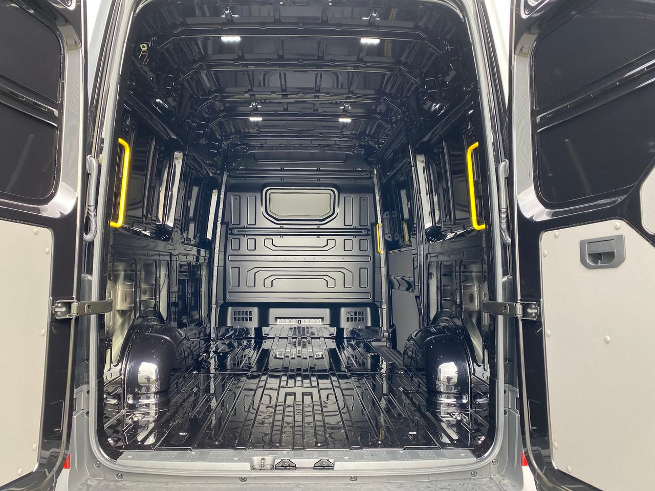 Furgão MAN TGE 3.180 L3H3 Kasten STANDHZ ACC LED SITZHZ: foto 31