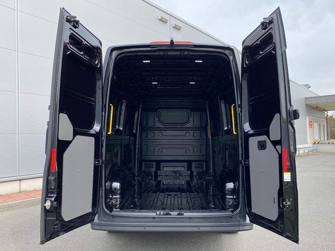 Furgão MAN TGE 3.180 L3H3 Kasten STANDHZ ACC LED SITZHZ: foto 30