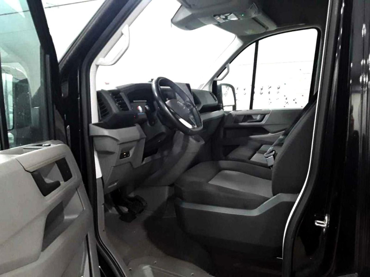 Volkswagen Crafter Kasten 35 L3H3 NAVI KLIMA DAB PDC - Furgão de passageiros: foto 3 Volkswagen Crafter Kasten 35 L3H3 NAVI KLIMA DAB PDC - Furgão de passageiros: foto 3