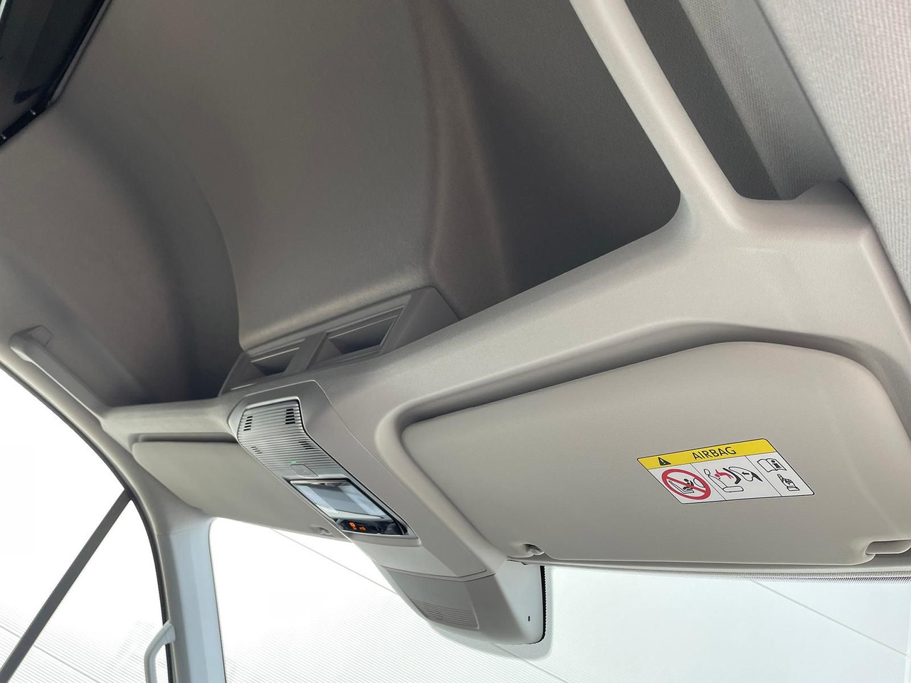 Furgão Volkswagen Crafter Kasten 35 L4H3 KAMERA KLIMA DAB: foto 28 Furgão Volkswagen Crafter Kasten 35 L4H3 KAMERA KLIMA DAB: foto 28