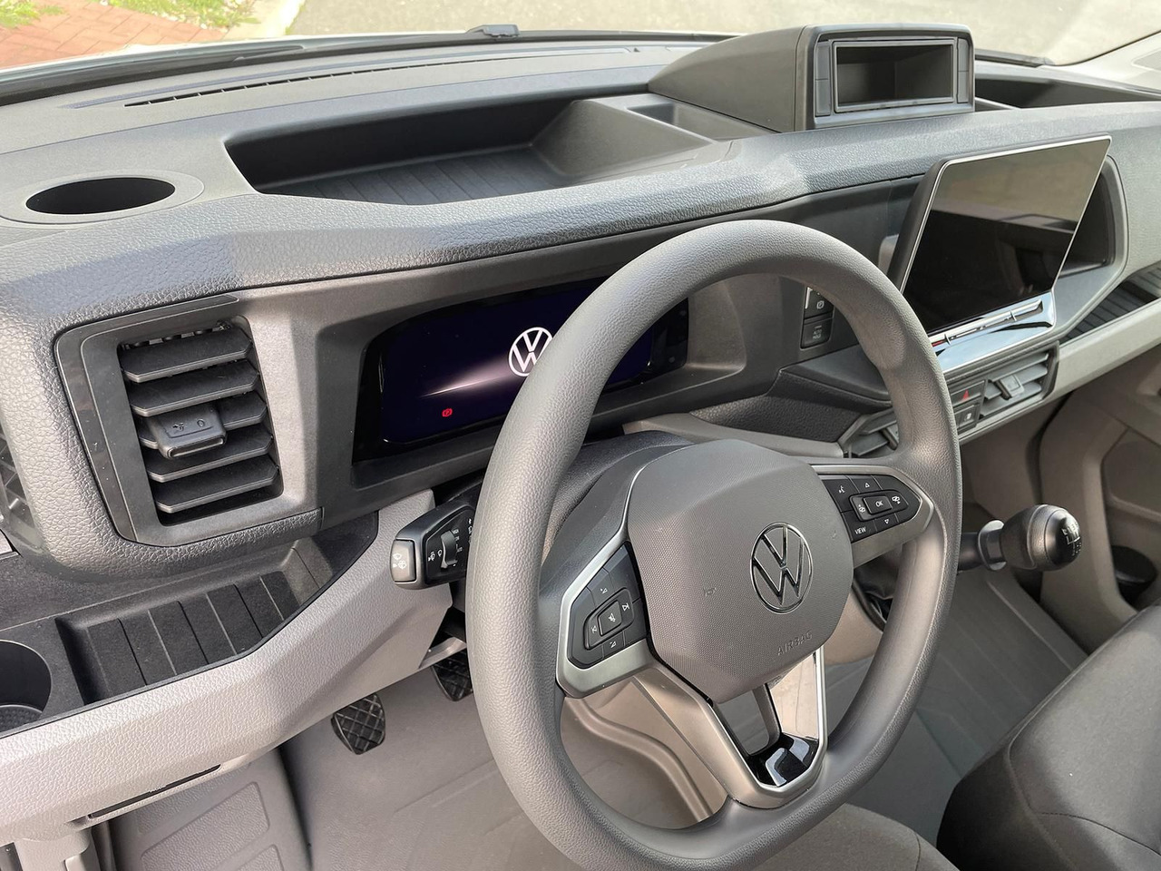 Furgão Volkswagen Crafter Kasten 35 L4H3 KAMERA KLIMA DAB: foto 25 Furgão Volkswagen Crafter Kasten 35 L4H3 KAMERA KLIMA DAB: foto 25