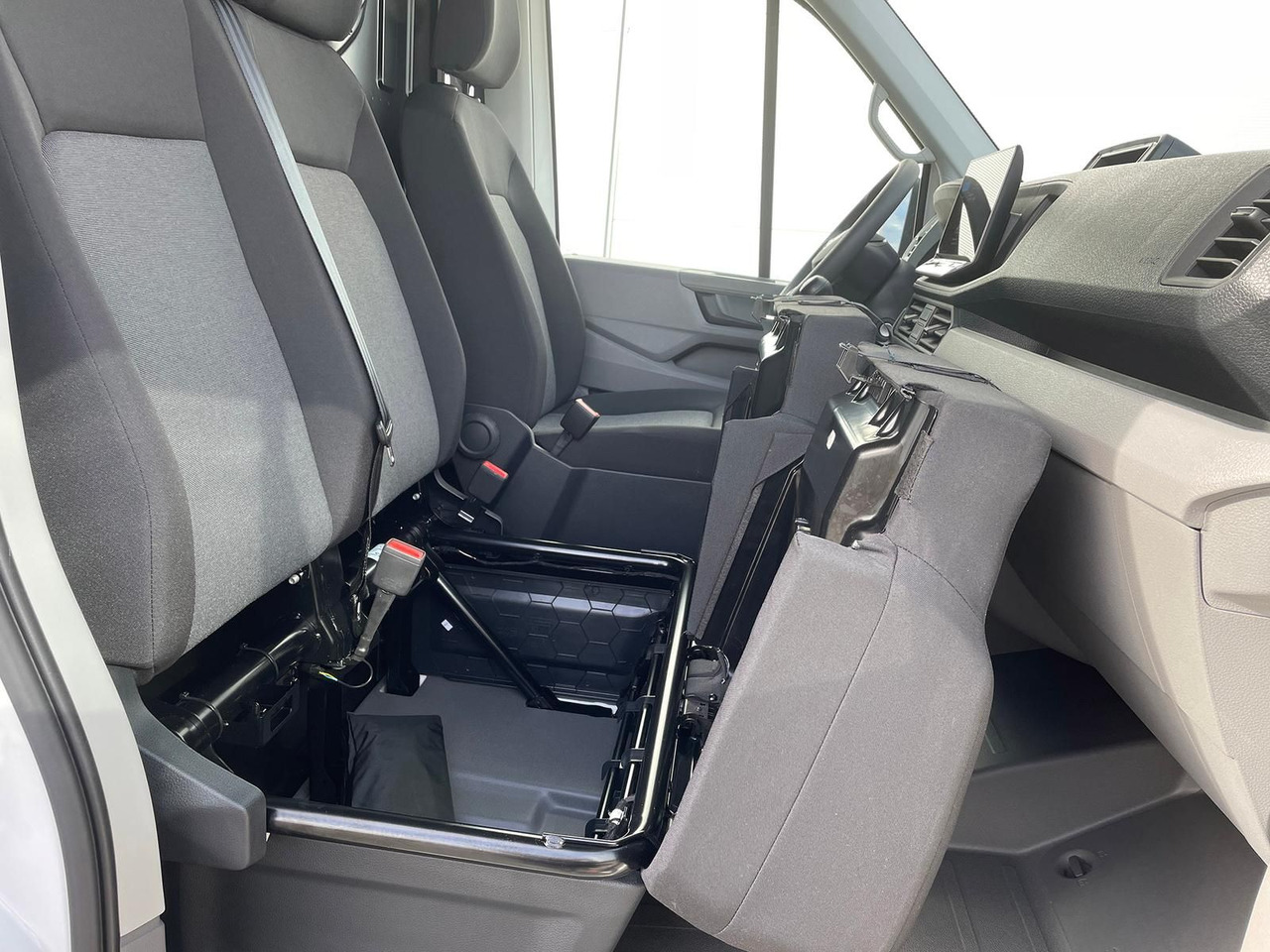 Furgão Volkswagen Crafter Kasten 35 L4H3 KAMERA KLIMA DAB: foto 23 Furgão Volkswagen Crafter Kasten 35 L4H3 KAMERA KLIMA DAB: foto 23