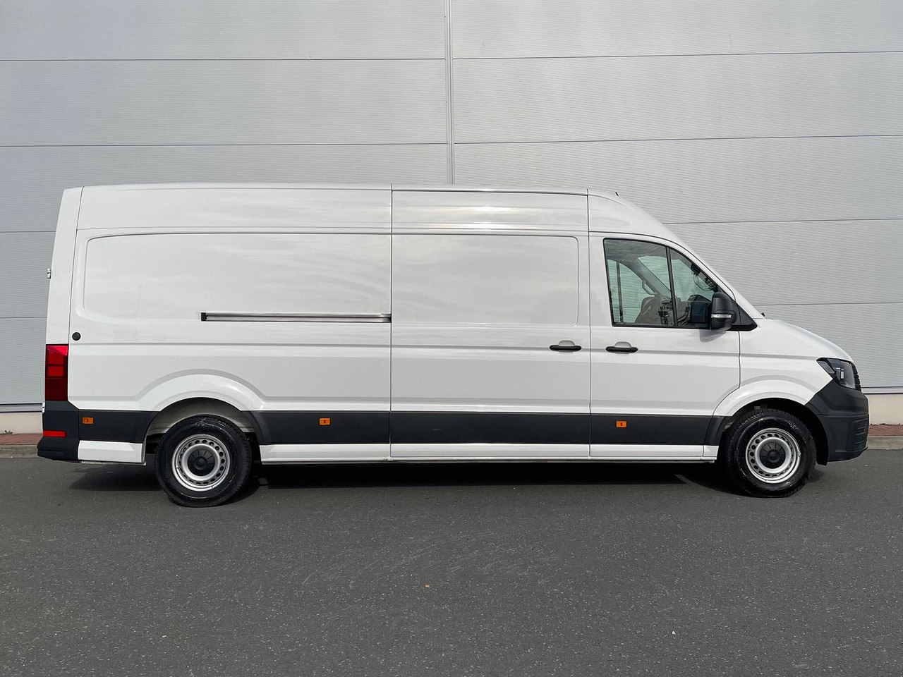 Volkswagen Crafter Kasten 35 L4H3 MFL DAB KLIMA KAMERA - Furgão: foto 5 Volkswagen Crafter Kasten 35 L4H3 MFL DAB KLIMA KAMERA - Furgão: foto 5