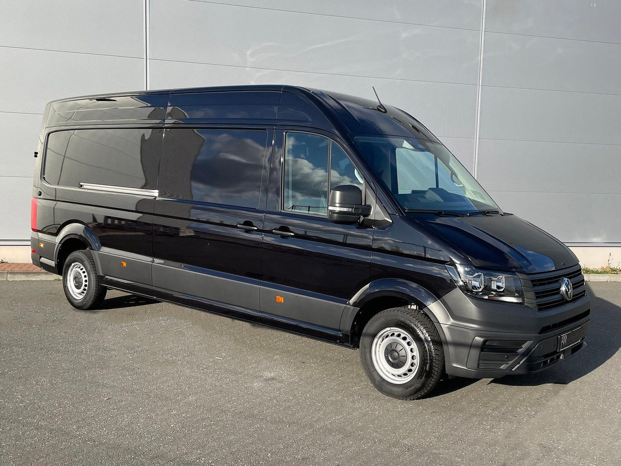 Volkswagen Crafter Kasten 35 L4H3 NAV SITZHZ AHK DAB KAMERA - Furgão de passageiros: foto 2 Volkswagen Crafter Kasten 35 L4H3 NAV SITZHZ AHK DAB KAMERA - Furgão de passageiros: foto 2