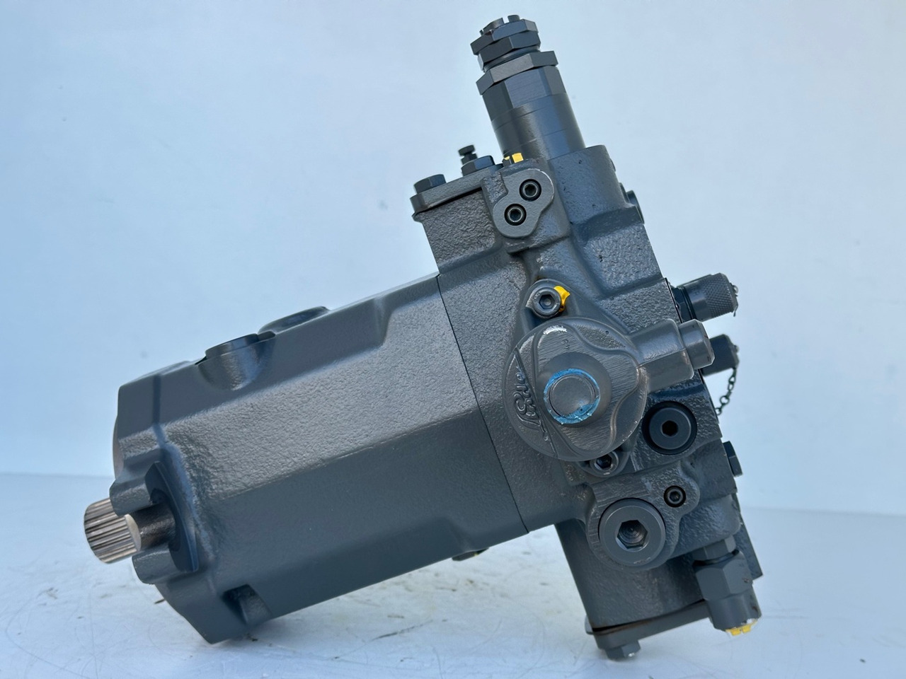 LIEBHERR - LINDE Original Hydromotor Typ:HMF75-02 2560 G 03 mit ID-Nr.10007106. A914 B-LI, A914 LI, A924 B-LI, A924 LI, MG15, MBG12, MG20, MFG10, BG12H #HYX293G00103# - Motor hidráulico de Escavadeira de rodas: foto 5 LIEBHERR - LINDE Original Hydromotor Typ:HMF75-02 2560 G 03 mit ID-Nr.10007106. A914 B-LI, A914 LI, A924 B-LI, A924 LI, MG15, MBG12, MG20, MFG10, BG12H #HYX293G00103# - Motor hidráulico de Escavadeira de rodas: foto 5