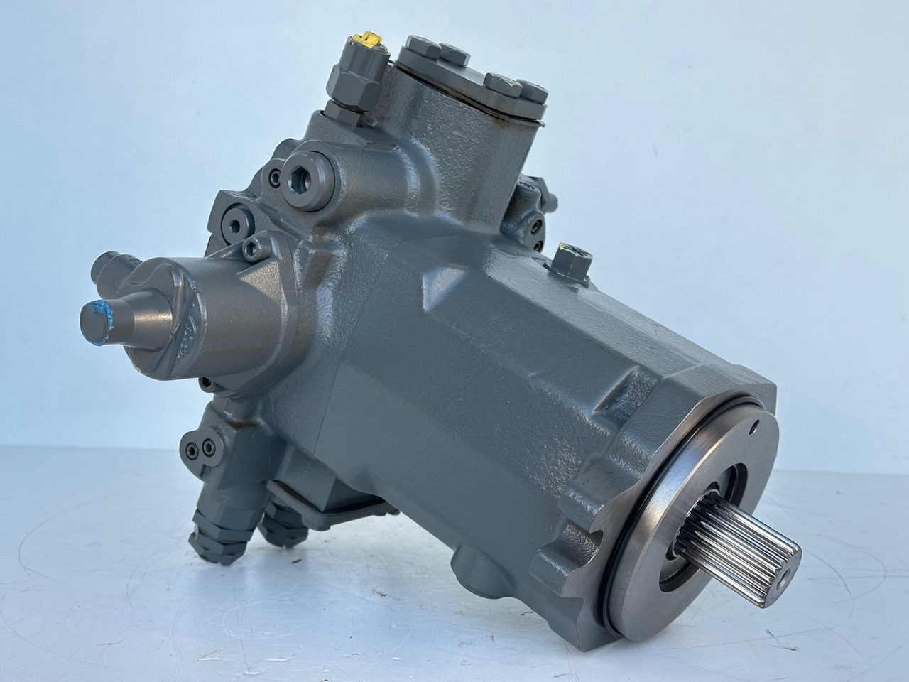 LIEBHERR - LINDE Original Hydromotor Typ:HMF75-02 2560 G 03 mit ID-Nr.10007106. A914 B-LI, A914 LI, A924 B-LI, A924 LI, MG15, MBG12, MG20, MFG10, BG12H #HYX293G00103# - Motor hidráulico de Escavadeira de rodas: foto 2 LIEBHERR - LINDE Original Hydromotor Typ:HMF75-02 2560 G 03 mit ID-Nr.10007106. A914 B-LI, A914 LI, A924 B-LI, A924 LI, MG15, MBG12, MG20, MFG10, BG12H #HYX293G00103# - Motor hidráulico de Escavadeira de rodas: foto 2