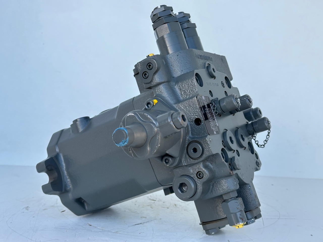 LIEBHERR - LINDE Original Hydromotor Typ:HMF75-02 2560 G 03 mit ID-Nr.10007106. A914 B-LI, A914 LI, A924 B-LI, A924 LI, MG15, MBG12, MG20, MFG10, BG12H #HYX293G00103# - Motor hidráulico de Escavadeira de rodas: foto 4 LIEBHERR - LINDE Original Hydromotor Typ:HMF75-02 2560 G 03 mit ID-Nr.10007106. A914 B-LI, A914 LI, A924 B-LI, A924 LI, MG15, MBG12, MG20, MFG10, BG12H #HYX293G00103# - Motor hidráulico de Escavadeira de rodas: foto 4