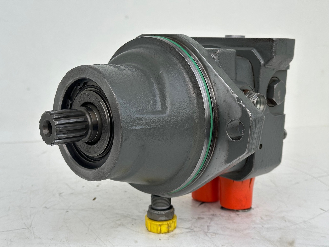 LIEBHERR Original Hydraulikeinbaumotor AT-FMF045. ID-Nr.9075181 – ID-Nr.10125043A. A309, A311, A312, A314, A316, A900, A904, A918, R313, R317, R900, R904. #A18.12.90158# - Motor hidráulico de Escavadeira: foto 3 LIEBHERR Original Hydraulikeinbaumotor AT-FMF045. ID-Nr.9075181 – ID-Nr.10125043A. A309, A311, A312, A314, A316, A900, A904, A918, R313, R317, R900, R904. #A18.12.90158# - Motor hidráulico de Escavadeira: foto 3