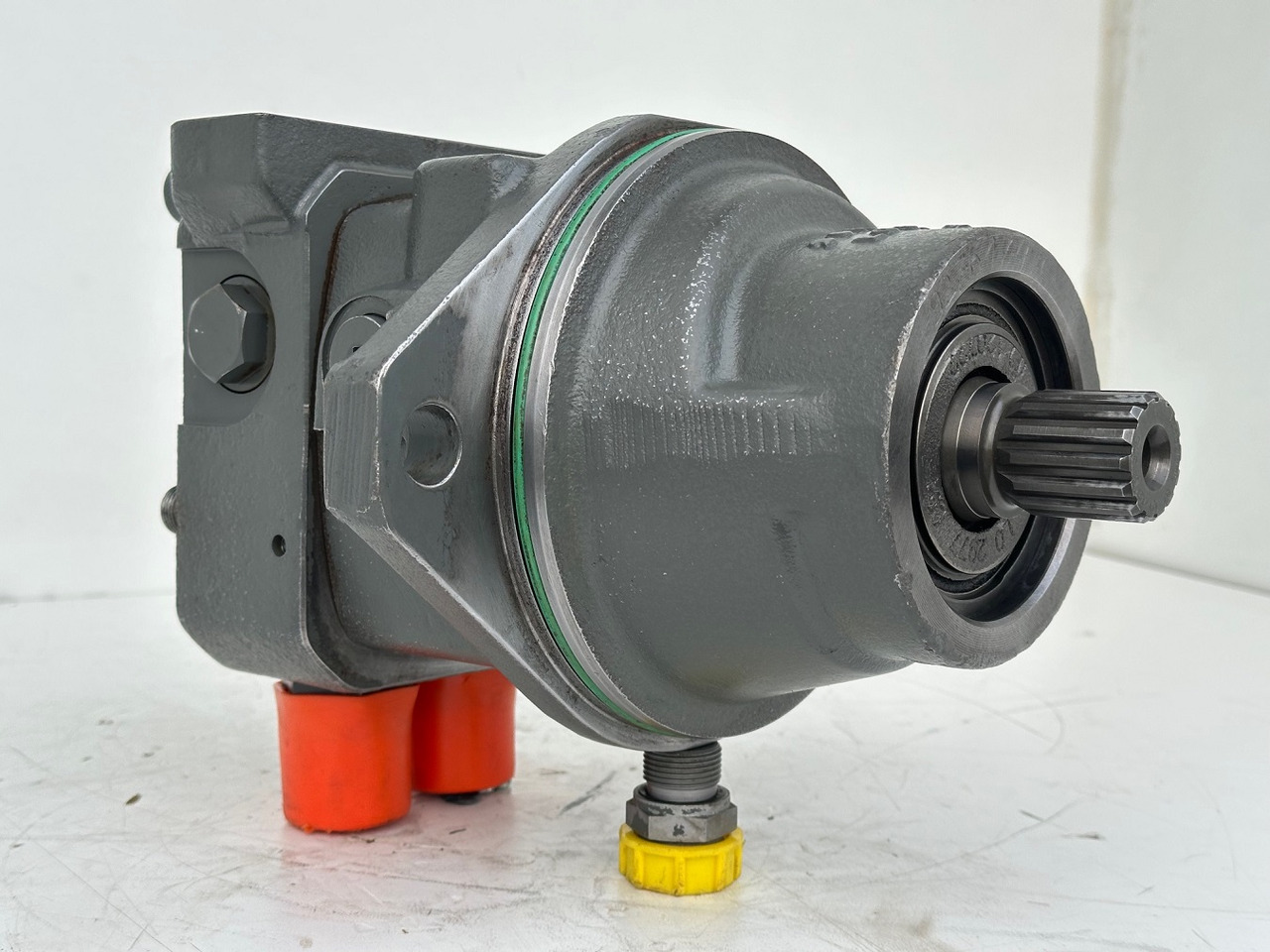 LIEBHERR Original Hydraulikeinbaumotor AT-FMF045. ID-Nr.9075181 – ID-Nr.10125043A. A309, A311, A312, A314, A316, A900, A904, A918, R313, R317, R900, R904. #A18.12.90158# - Motor hidráulico de Escavadeira: foto 4 LIEBHERR Original Hydraulikeinbaumotor AT-FMF045. ID-Nr.9075181 – ID-Nr.10125043A. A309, A311, A312, A314, A316, A900, A904, A918, R313, R317, R900, R904. #A18.12.90158# - Motor hidráulico de Escavadeira: foto 4