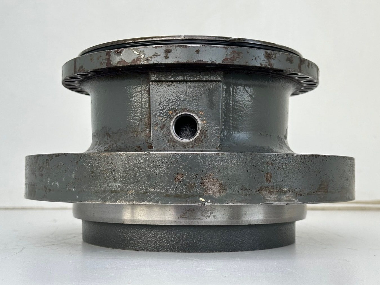 Liebherr Abtriebswellengehäuse ID-Nr.90015650 and Kegelrollenlager ID-Nr.761008503 and Kegelrollenlager ID-Nr.10195527. #BR.GE:10899#1777# - Motor de giro de Escavadora de rastos: foto 4 Liebherr Abtriebswellengehäuse ID-Nr.90015650 and Kegelrollenlager ID-Nr.761008503 and Kegelrollenlager ID-Nr.10195527. #BR.GE:10899#1777# - Motor de giro de Escavadora de rastos: foto 4