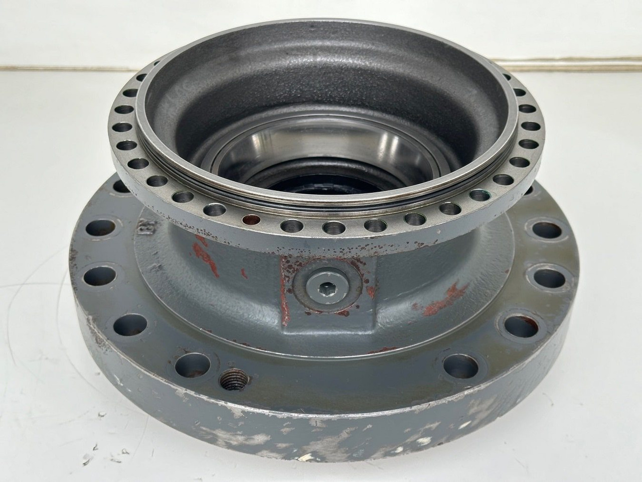 Liebherr Abtriebswellengehäuse ID-Nr.90018934. A924 HL, A924, LH30 C, LH30 M, LH35 M, LH35 MT, R922. #ABTR.GEH.0767#0764# - Motor de giro de Máquina de construção: foto 1 Liebherr Abtriebswellengehäuse ID-Nr.90018934. A924 HL, A924, LH30 C, LH30 M, LH35 M, LH35 MT, R922. #ABTR.GEH.0767#0764# - Motor de giro de Máquina de construção: foto 1