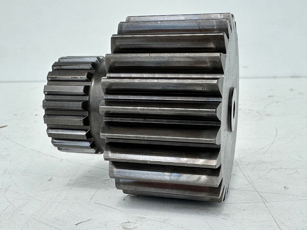 Liebherr - Bonfiglioli Sonnenrad mit ID-Nr.10113146. LI-1010, LTM 1045-3-1-, LTM 1055-1, LTM 1055-3-1-, LTM 1055-3-2-, LTM1070-4-1-, LTM1070-4-2-. #10113146.6088598# - Transmissão de Máquina de construção: foto 5 Liebherr - Bonfiglioli Sonnenrad mit ID-Nr.10113146. LI-1010, LTM 1045-3-1-, LTM 1055-1, LTM 1055-3-1-, LTM 1055-3-2-, LTM1070-4-1-, LTM1070-4-2-. #10113146.6088598# - Transmissão de Máquina de construção: foto 5