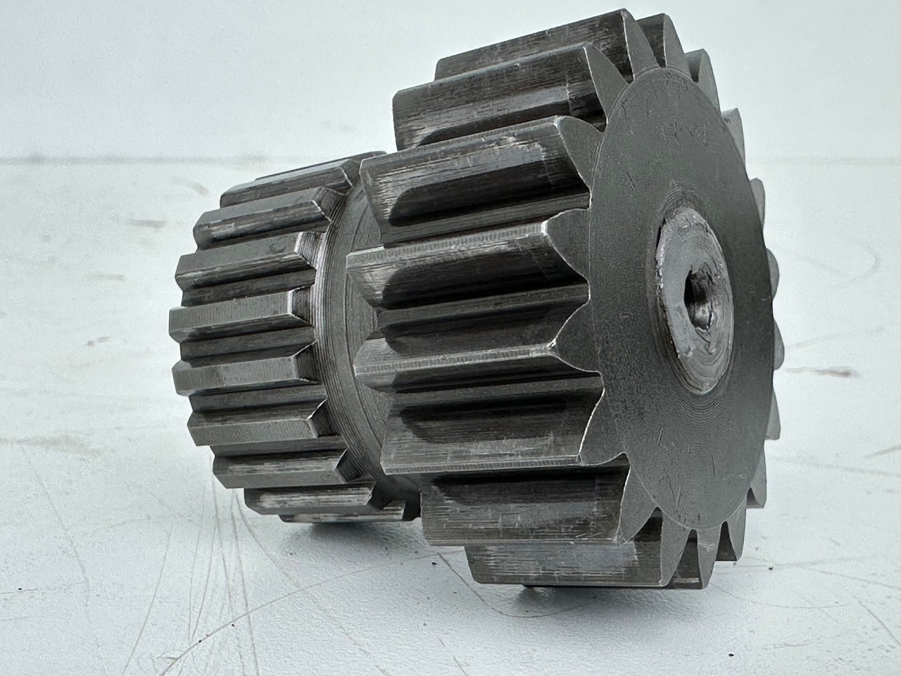 Liebherr - Bonfiglioli Sonnenrad mit ID-Nr.10167165. LTM 1045-3-1-, LTM 1055-1, LTM 1055-3-1-, LTM 1055-3-2-, LTM1070-4-1-, LTM1070-4-2-. #10167165.6088598# - Transmissão de Máquina de construção: foto 4 Liebherr - Bonfiglioli Sonnenrad mit ID-Nr.10167165. LTM 1045-3-1-, LTM 1055-1, LTM 1055-3-1-, LTM 1055-3-2-, LTM1070-4-1-, LTM1070-4-2-. #10167165.6088598# - Transmissão de Máquina de construção: foto 4