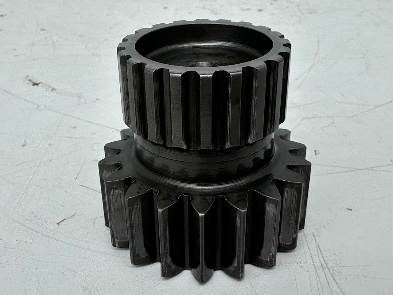 Liebherr - Bonfiglioli Sonnenrad mit ID-Nr.10167165. LTM 1045-3-1-, LTM 1055-1, LTM 1055-3-1-, LTM 1055-3-2-, LTM1070-4-1-, LTM1070-4-2-. #10167165.6088598# - Transmissão de Máquina de construção: foto 1 Liebherr - Bonfiglioli Sonnenrad mit ID-Nr.10167165. LTM 1045-3-1-, LTM 1055-1, LTM 1055-3-1-, LTM 1055-3-2-, LTM1070-4-1-, LTM1070-4-2-. #10167165.6088598# - Transmissão de Máquina de construção: foto 1