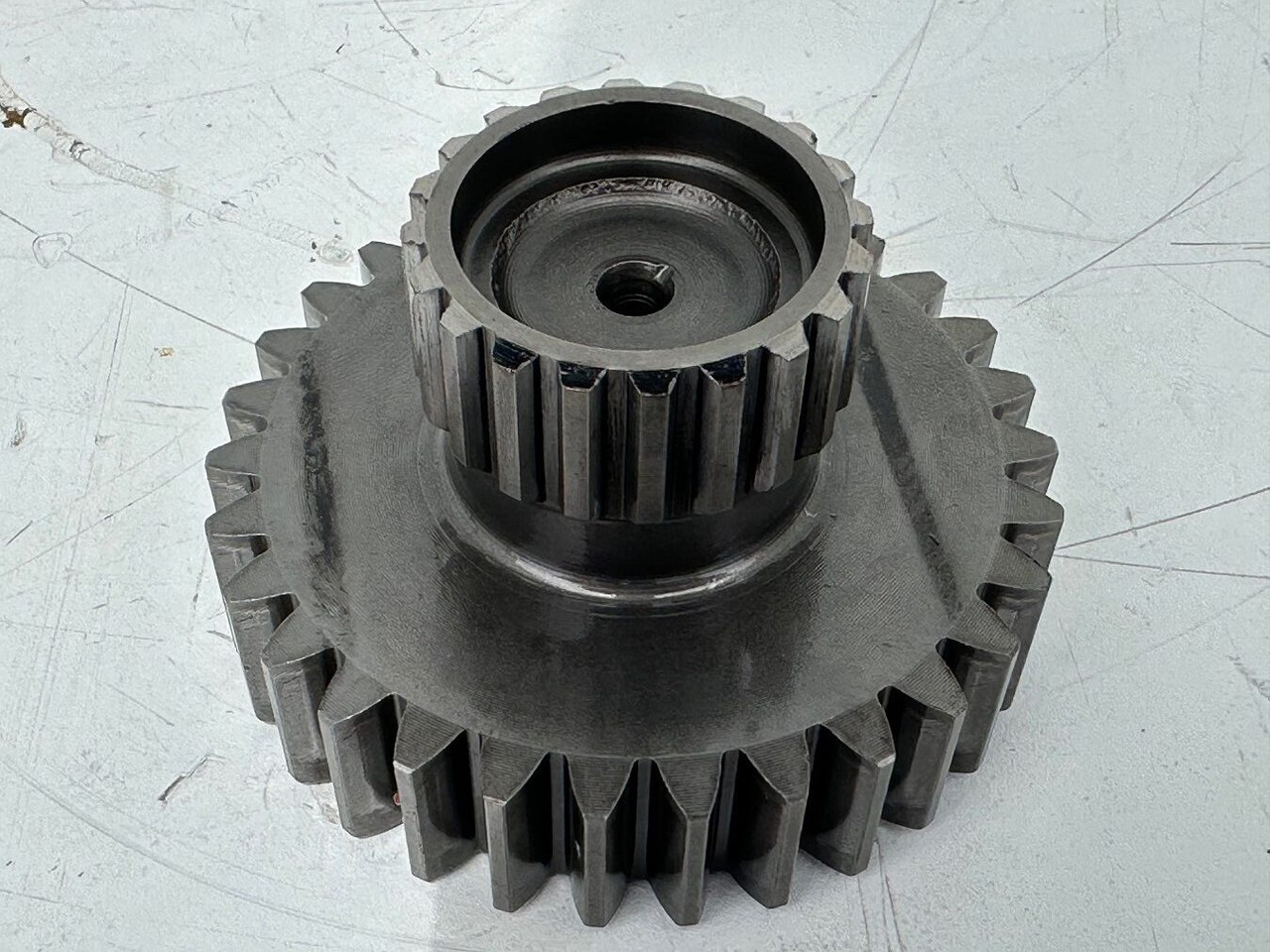 Liebherr - Bonfiglioli Sonnenrad mit ID-Nr.10355344. LTM 1045-3-1-, LTM 1055-1, LTM 1055-3-1-, LTM 1055-3-2-, LTM1070-4-1-, LTM1070-4-2-. #10355344.6088598# - Transmissão de Máquina de construção: foto 1 Liebherr - Bonfiglioli Sonnenrad mit ID-Nr.10355344. LTM 1045-3-1-, LTM 1055-1, LTM 1055-3-1-, LTM 1055-3-2-, LTM1070-4-1-, LTM1070-4-2-. #10355344.6088598# - Transmissão de Máquina de construção: foto 1