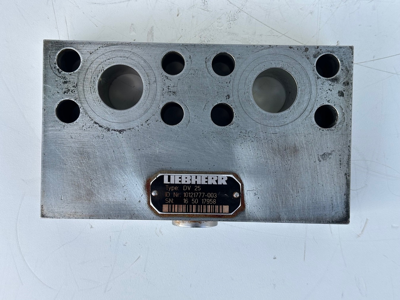 Liebherr Dämpfungsventil ID-Nr.10121777. P924 COMP, P926, R926, R916, R922, R924 COMP, R924, R926 COMP, R926, R930, R936, R946, R950 T, R960 T. #10121777.43199# - Motor de giro de Máquina de construção: foto 5 Liebherr Dämpfungsventil ID-Nr.10121777. P924 COMP, P926, R926, R916, R922, R924 COMP, R924, R926 COMP, R926, R930, R936, R946, R950 T, R960 T. #10121777.43199# - Motor de giro de Máquina de construção: foto 5