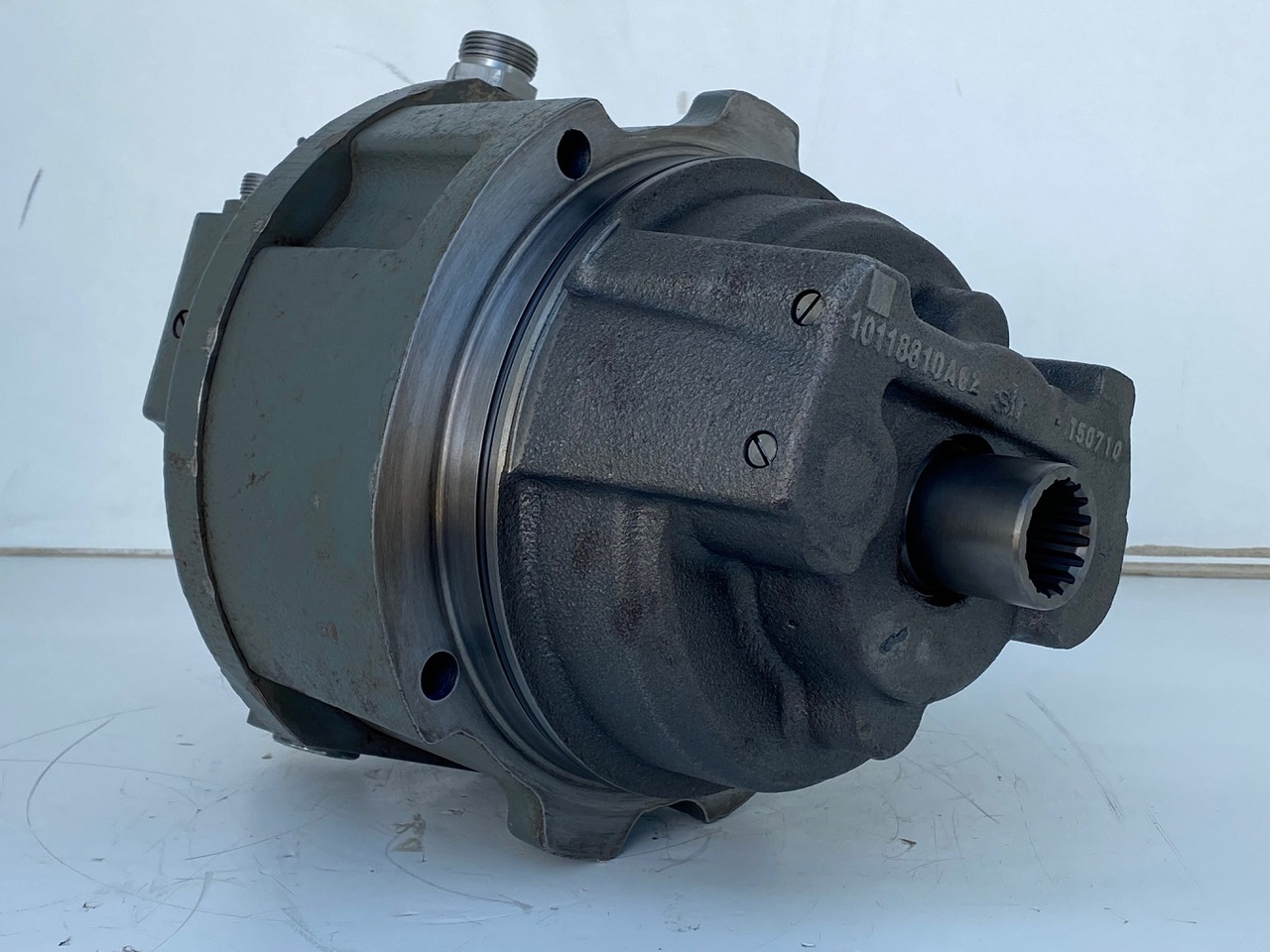 Liebherr Hydraulikeinbaumotor CMVE O 108. ID-Nr.10118562 - ID-Nr.10132610 - ID-Nr.10129048. LOS1916, LOS916, LOS926, R906, R916, R918, R920, R922, R924, R926COMP, R926, R936. #27979# - Motor hidráulico de Escavadora de rastos: foto 4 Liebherr Hydraulikeinbaumotor CMVE O 108. ID-Nr.10118562 - ID-Nr.10132610 - ID-Nr.10129048. LOS1916, LOS916, LOS926, R906, R916, R918, R920, R922, R924, R926COMP, R926, R936. #27979# - Motor hidráulico de Escavadora de rastos: foto 4