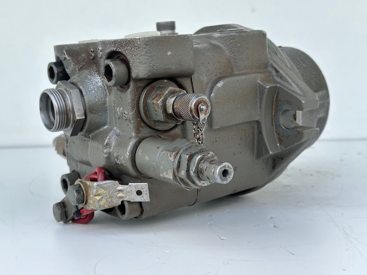 Liebherr Hydraulikeinbaumotor Typ:FMF058, ID-Nr.10122576 - ID-Nr.10145827 - ID-Nr.11371069. LOS1906, P924 COMP , R906, R906 PROTO, R916, R922, R924, R924 COMP, R926 COMP, R926 K LC. #11371069.43199# - Motor de giro de Máquina de construção: foto 4 Liebherr Hydraulikeinbaumotor Typ:FMF058, ID-Nr.10122576 - ID-Nr.10145827 - ID-Nr.11371069. LOS1906, P924 COMP , R906, R906 PROTO, R916, R922, R924, R924 COMP, R926 COMP, R926 K LC. #11371069.43199# - Motor de giro de Máquina de construção: foto 4