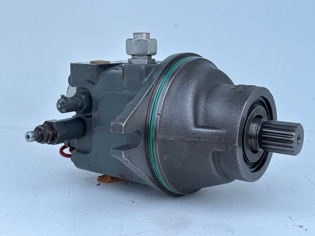 Liebherr Hydraulikeinbaumotor Typ:FMF090. ID-Nr.10139164 - ID-Nr.11371743. R946 LC, R946 LC-V, R946 NLC, R946 S-HD, R950 LC-V, R950 S-HD, R950. #11371743.11929# - Motor de giro de Escavadeira: foto 2 Liebherr Hydraulikeinbaumotor Typ:FMF090. ID-Nr.10139164 - ID-Nr.11371743. R946 LC, R946 LC-V, R946 NLC, R946 S-HD, R950 LC-V, R950 S-HD, R950. #11371743.11929# - Motor de giro de Escavadeira: foto 2