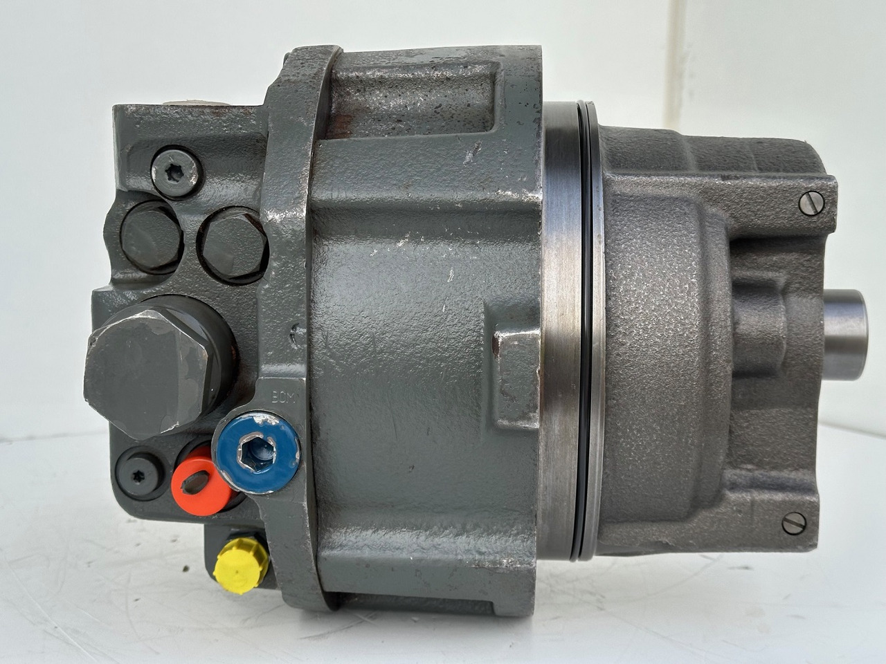Liebherr Hydraulikeinbaumotor Typ:LH46VE 108. ID-Nr.11428178 . LOS926-1715,R926-1715,R928-1715,R930-1716,R934-1550,R936K-LC,R936K-NLC,R936K-SLC,R938. #11428178.0663# - Comando final de Máquina de construção: foto 4 Liebherr Hydraulikeinbaumotor Typ:LH46VE 108. ID-Nr.11428178 . LOS926-1715,R926-1715,R928-1715,R930-1716,R934-1550,R936K-LC,R936K-NLC,R936K-SLC,R938. #11428178.0663# - Comando final de Máquina de construção: foto 4