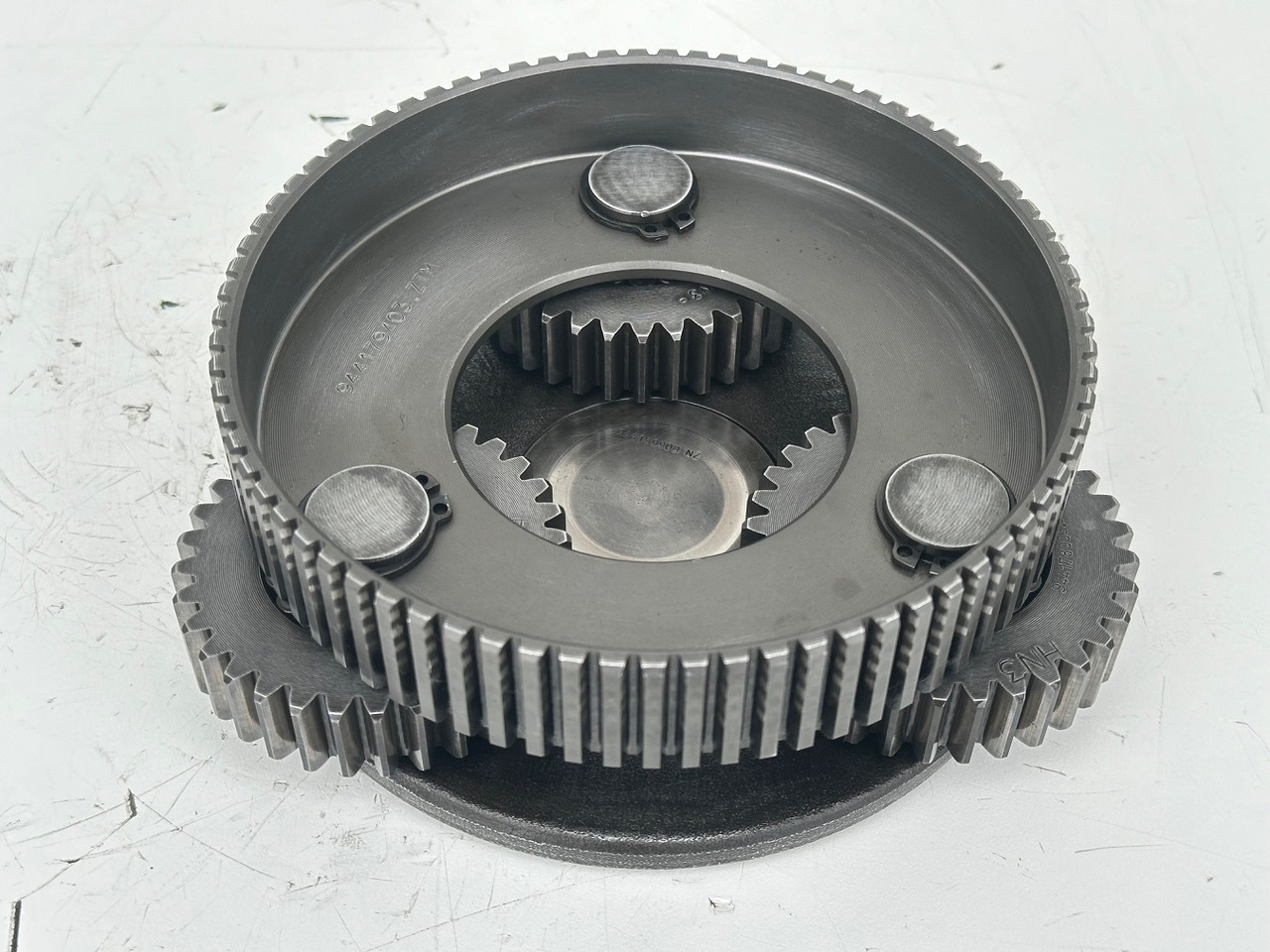 Liebherr Lamellenträger ID-Nr.944179403 mit Planetenträger ID-Nr.944178303 und Planetenrad ID-Nr.944177903. SAT200/277. #PL.P.LA.GH# - Motor de giro de Escavadeira: foto 1 Liebherr Lamellenträger ID-Nr.944179403 mit Planetenträger ID-Nr.944178303 und Planetenrad ID-Nr.944177903. SAT200/277. #PL.P.LA.GH# - Motor de giro de Escavadeira: foto 1