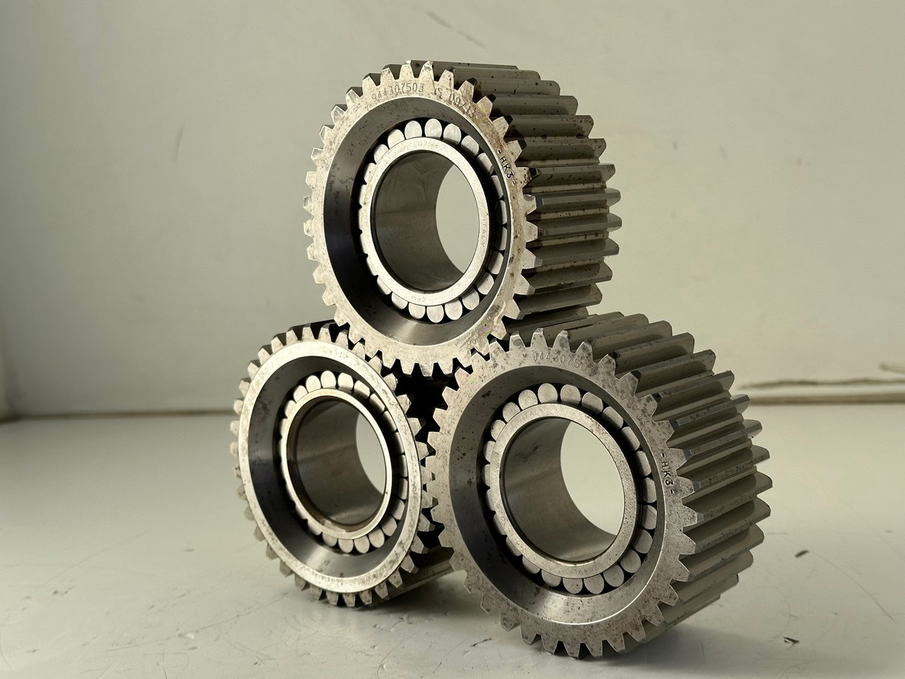 Liebherr Planetenrad ID-Nr.9443074 - ID-Nr.944307403 - ID-Nr.90208594 mit Zylinderrollenlager ID-Nr.7610032 - ID-Nr.761003203. #944307503.18.12# - Motor de giro de Máquina de construção: foto 2 Liebherr Planetenrad ID-Nr.9443074 - ID-Nr.944307403 - ID-Nr.90208594 mit Zylinderrollenlager ID-Nr.7610032 - ID-Nr.761003203. #944307503.18.12# - Motor de giro de Máquina de construção: foto 2