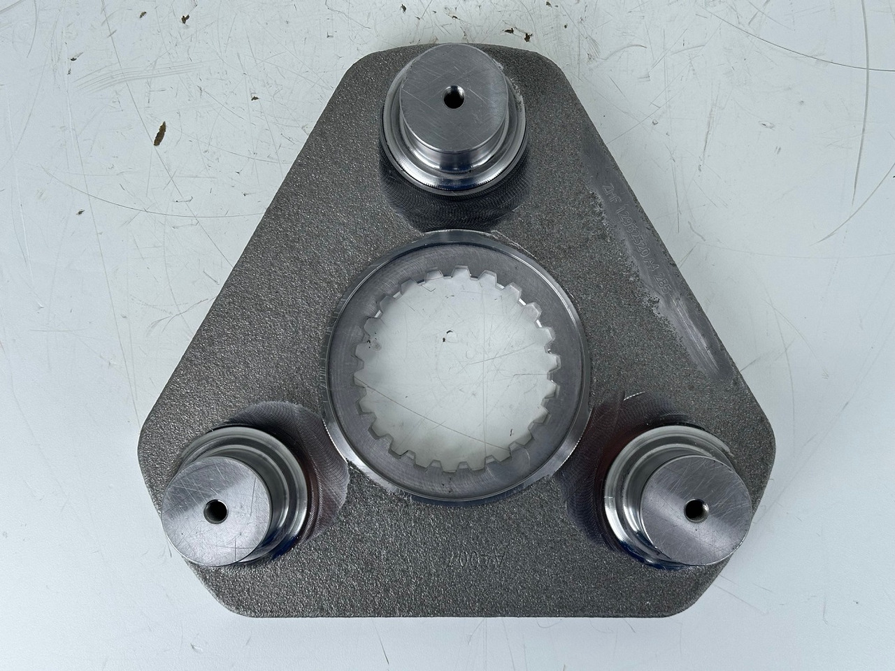 Liebherr Planetenträger ID-Nr.12962320. #12962320.A4.285# - Caixas de velocidade e peças de Escavadeira: foto 3 Liebherr Planetenträger ID-Nr.12962320. #12962320.A4.285# - Caixas de velocidade e peças de Escavadeira: foto 3