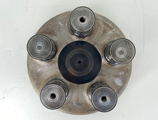 Liebherr Planetenträger ID-Nr.90208014. SAT275A290. R922 LC-1486, R924 LC-1487. #C9049# - Motor de giro de Máquina de construção: foto 3 Liebherr Planetenträger ID-Nr.90208014. SAT275A290. R922 LC-1486, R924 LC-1487. #C9049# - Motor de giro de Máquina de construção: foto 3