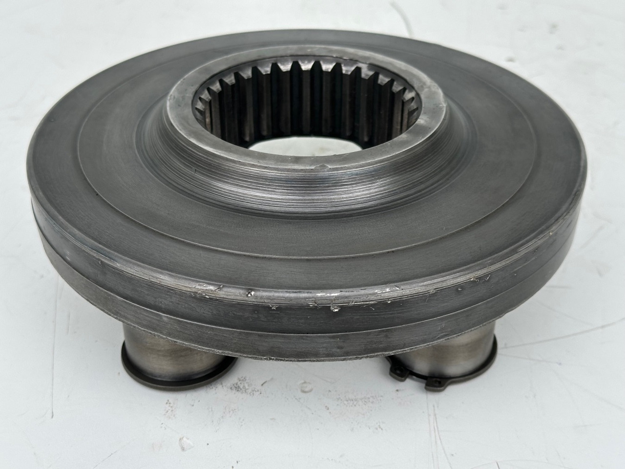 Liebherr Planetenträger ID-Nr.944306303 - ID-Nr.9443063. A924, A934, LH30, LH35, R906, R916, R922, R924, R926, R932, R934, R944. #944306303.E5.058# - Motor de giro de Máquina de construção: foto 3 Liebherr Planetenträger ID-Nr.944306303 - ID-Nr.9443063. A924, A934, LH30, LH35, R906, R916, R922, R924, R926, R932, R934, R944. #944306303.E5.058# - Motor de giro de Máquina de construção: foto 3