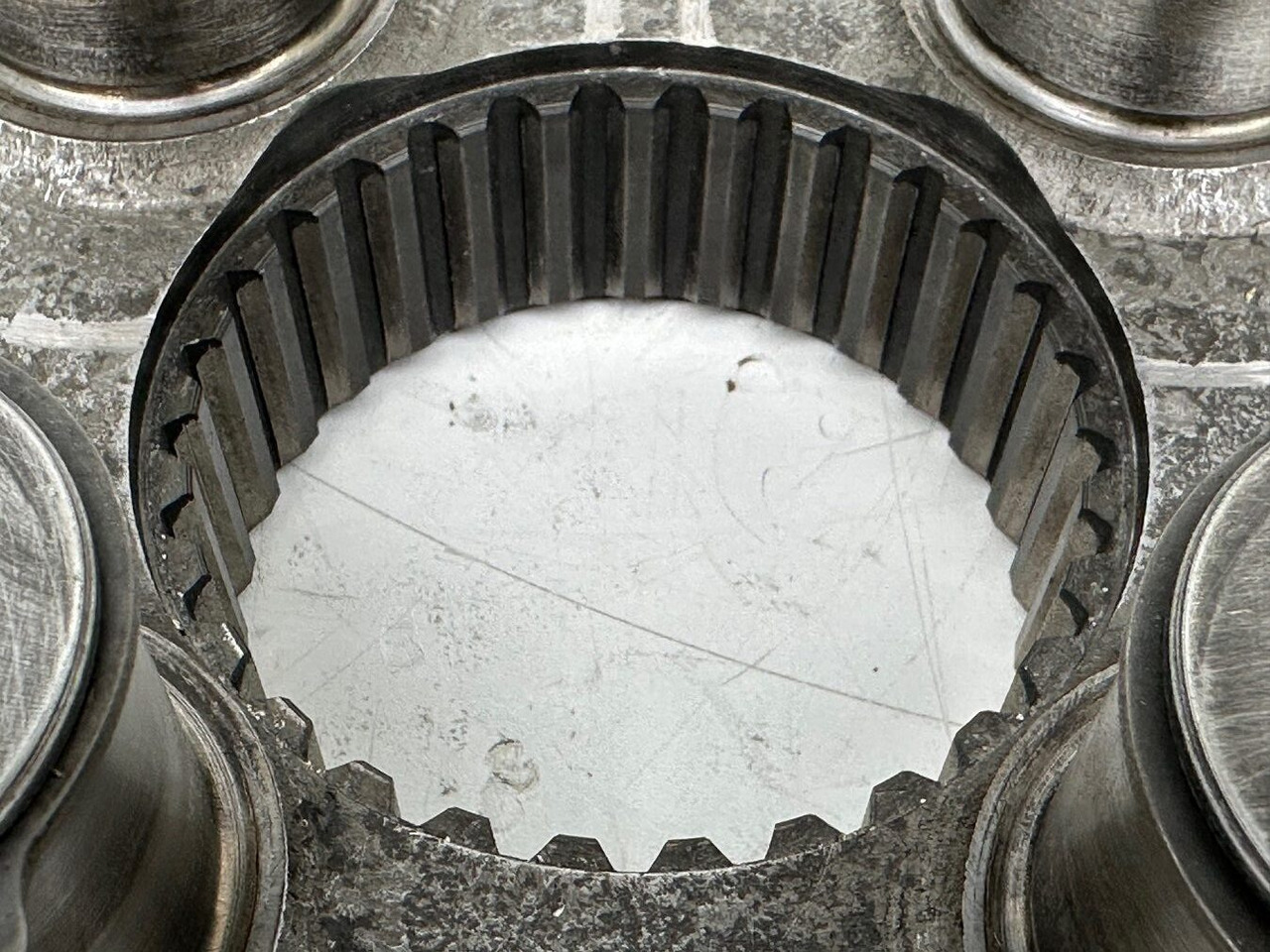 Liebherr Planetenträger ID-Nr.944306303 - ID-Nr.9443063. A924, A934, LH30, LH35, R906, R916, R922, R924, R926, R932, R934, R944. #944306303.E5.058# - Motor de giro de Máquina de construção: foto 5 Liebherr Planetenträger ID-Nr.944306303 - ID-Nr.9443063. A924, A934, LH30, LH35, R906, R916, R922, R924, R926, R932, R934, R944. #944306303.E5.058# - Motor de giro de Máquina de construção: foto 5