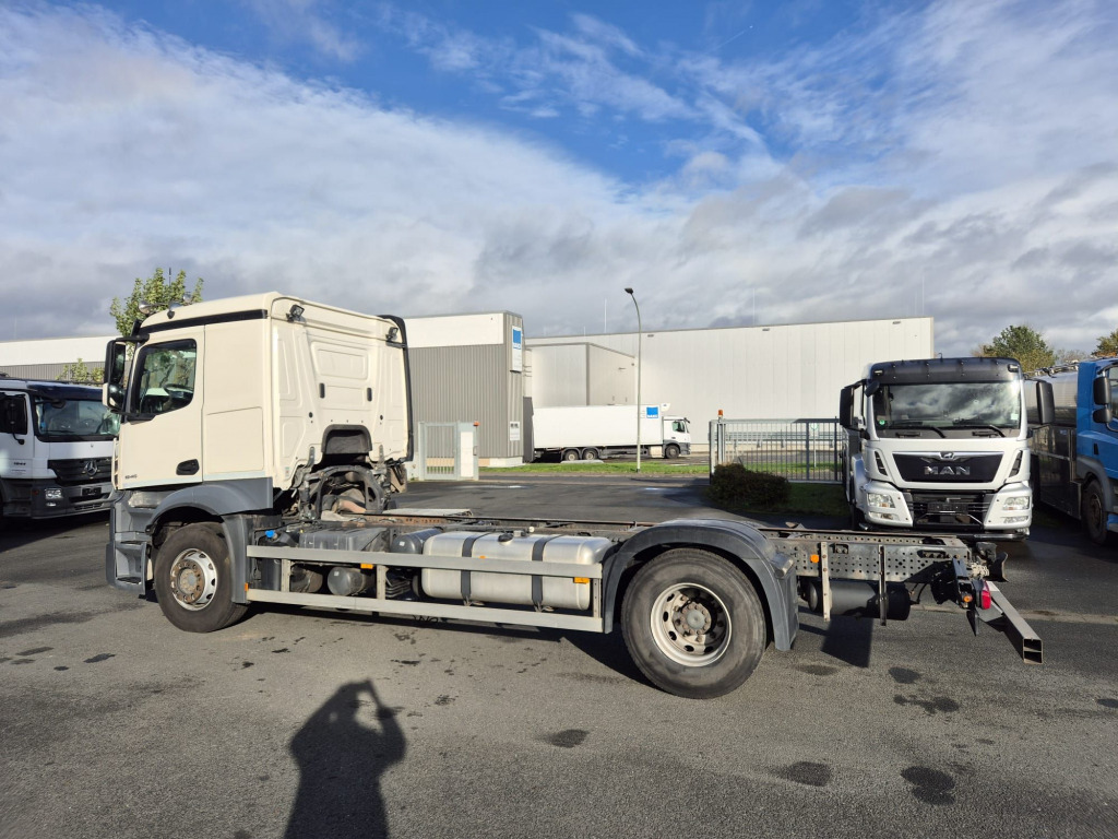 Mercedes Benz 1846 Actros (Nr. 5883) - Caminhão tanque: foto 5 Mercedes Benz 1846 Actros (Nr. 5883) - Caminhão tanque: foto 5