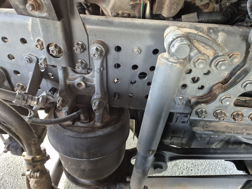 Mercedes Benz 1846 Actros (Nr. 5883) - Caminhão tanque: foto 3 Mercedes Benz 1846 Actros (Nr. 5883) - Caminhão tanque: foto 3