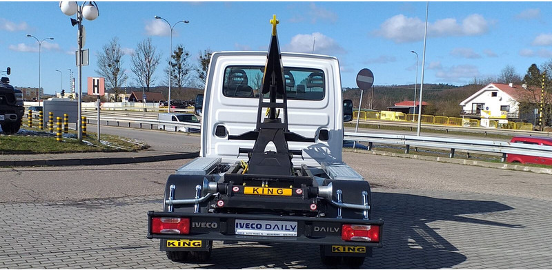 Iveco 50C18 + KING HZ-4R Hakowiec / Hooklift / Abrollkipper - Caminhão polibenne: foto 1 Iveco 50C18 + KING HZ-4R Hakowiec / Hooklift / Abrollkipper - Caminhão polibenne: foto 1