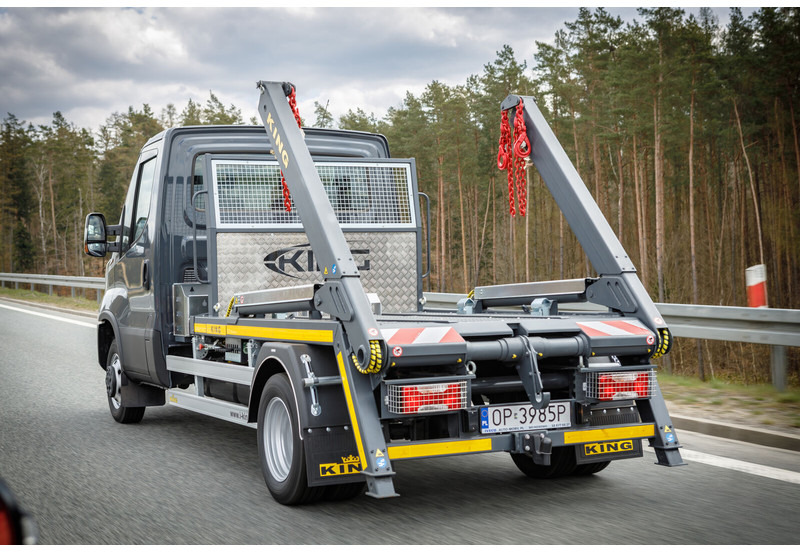 Iveco Daily 70C18 + KING Bramowiec / Skiploader / Absetzkipper - Caminhão multibenne: foto 1 Iveco Daily 70C18 + KING Bramowiec / Skiploader / Absetzkipper - Caminhão multibenne: foto 1