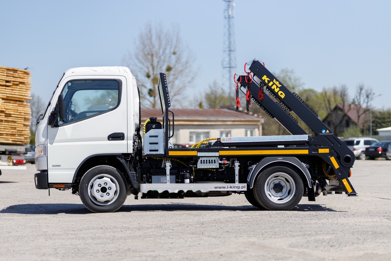 MITSUBISHI Fuso Canter 9C18 - Caminhão multibenne: foto 1 MITSUBISHI Fuso Canter 9C18 - Caminhão multibenne: foto 1