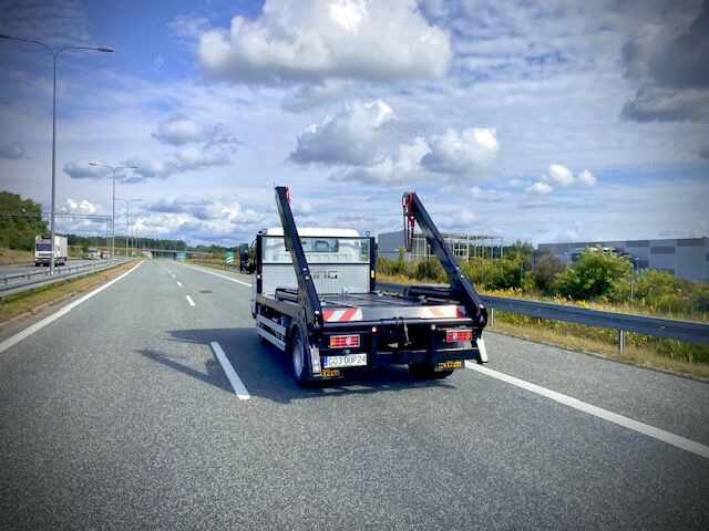 Mitsubishi Fuso 9C18 bramowiec BR6 - Caminhão multibenne: foto 4 Mitsubishi Fuso 9C18 bramowiec BR6 - Caminhão multibenne: foto 4