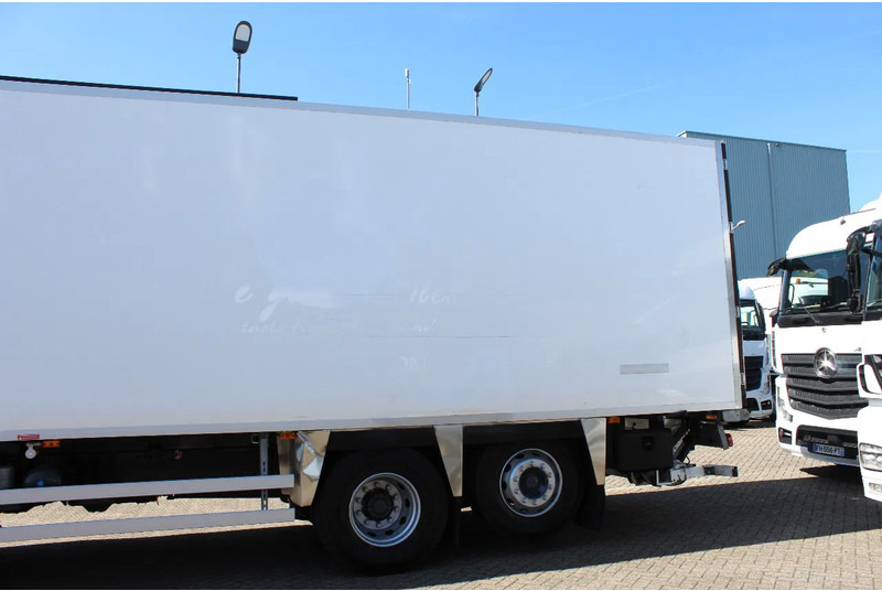 Renault Premium 310 * EURO5 * CARRIER SUPRA 850 * 6X2 * MANUAUL * - Caminhão frigorífico: foto 5 Renault Premium 310 * EURO5 * CARRIER SUPRA 850 * 6X2 * MANUAUL * - Caminhão frigorífico: foto 5