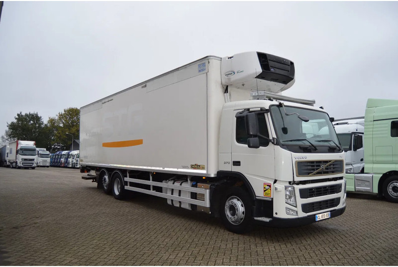 Volvo FM 370 * EURO5 * CARRIER SUPRA 950 SILENT * 6X2 * - Caminhão frigorífico: foto 4 Volvo FM 370 * EURO5 * CARRIER SUPRA 950 SILENT * 6X2 * - Caminhão frigorífico: foto 4