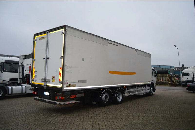 Volvo FM 370 * EURO5 * CARRIER SUPRA 950 SILENT * 6X2 * - Caminhão frigorífico: foto 3 Volvo FM 370 * EURO5 * CARRIER SUPRA 950 SILENT * 6X2 * - Caminhão frigorífico: foto 3