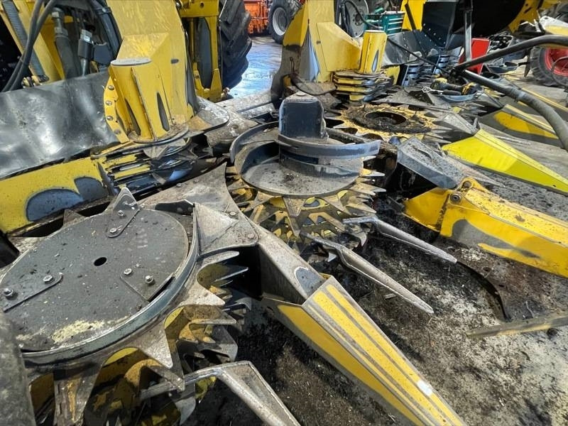 Picadora de forragem automotriz New Holland FR 650: foto 10