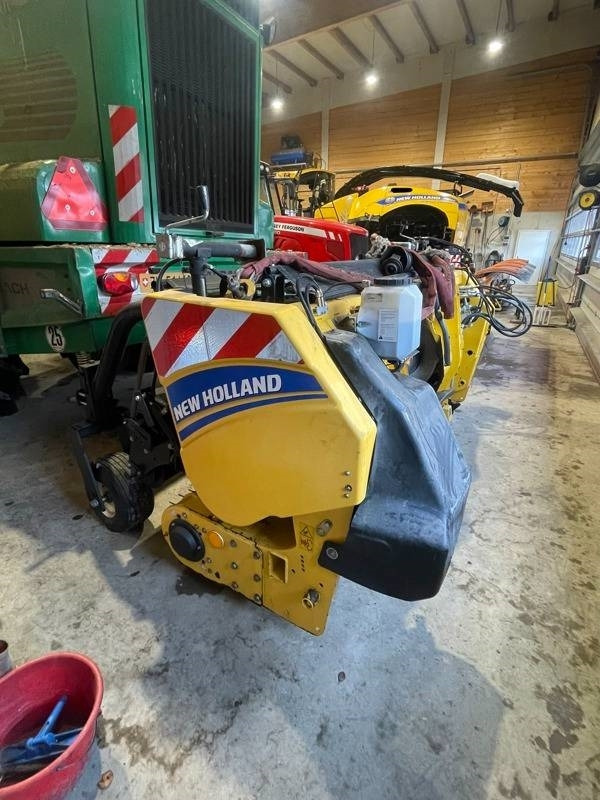 Picadora de forragem automotriz New Holland FR 650: foto 9
