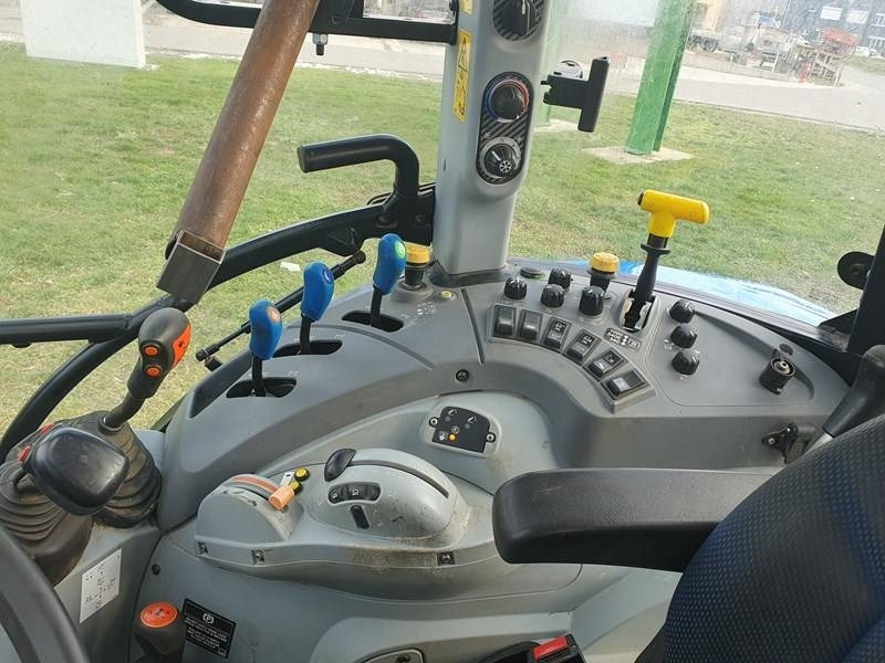 New Holland T 5.115 - Trator: foto 5 New Holland T 5.115 - Trator: foto 5