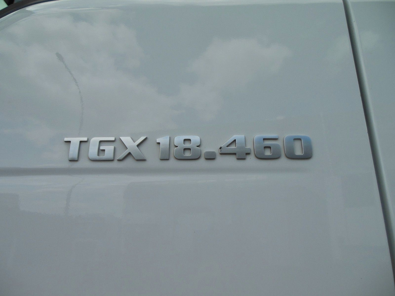 MAN TGX 18.460, XLX, VOLL LUFT, PRITSCHE 9,2M, TOP!! - Caminhão com lona: foto 5 MAN TGX 18.460, XLX, VOLL LUFT, PRITSCHE 9,2M, TOP!! - Caminhão com lona: foto 5
