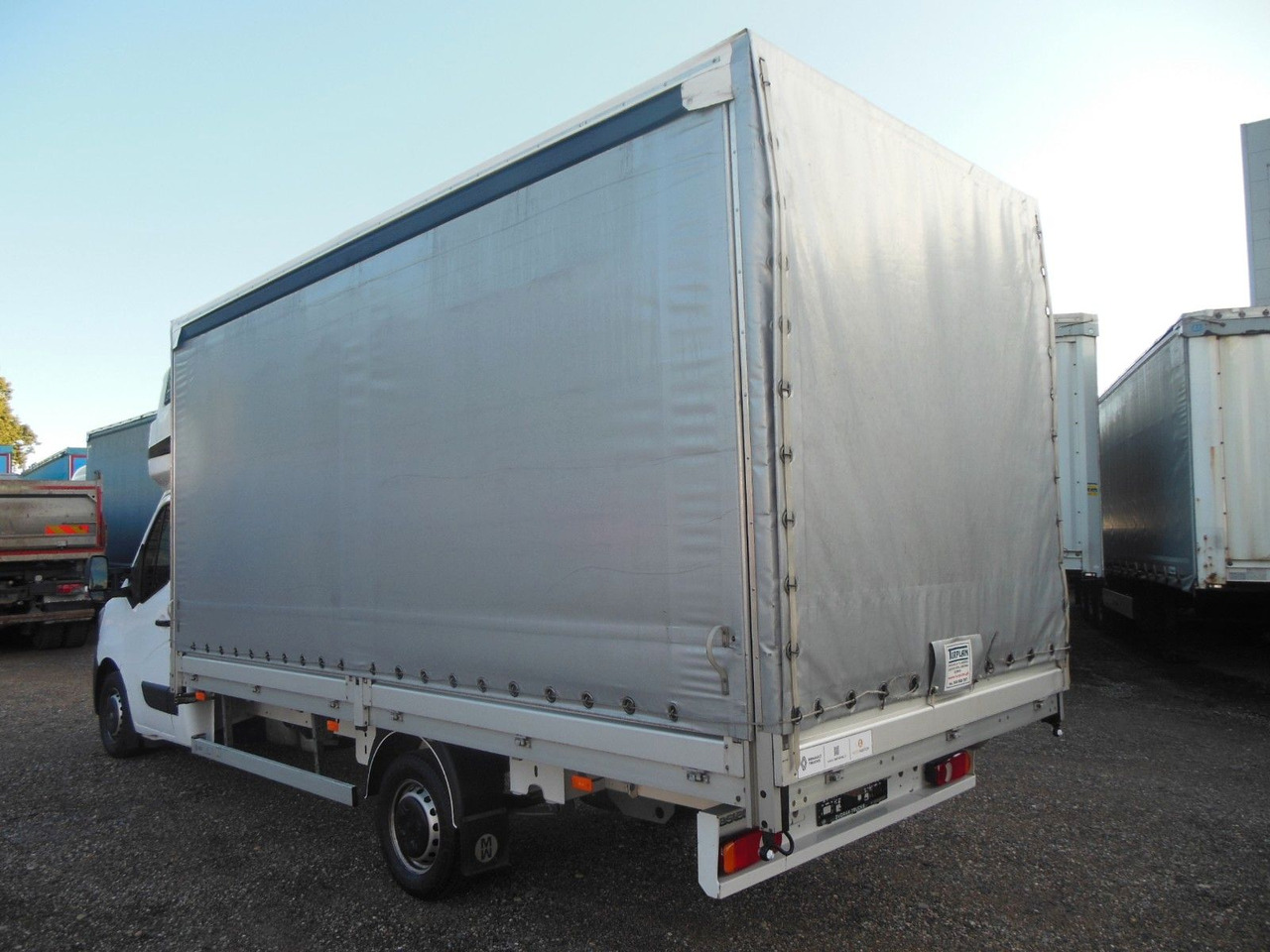 Renault MASTER 2.3 DCI, 10 PALETTEN, LUFT FEDERUNG - Furgão de toldo: foto 4 Renault MASTER 2.3 DCI, 10 PALETTEN, LUFT FEDERUNG - Furgão de toldo: foto 4