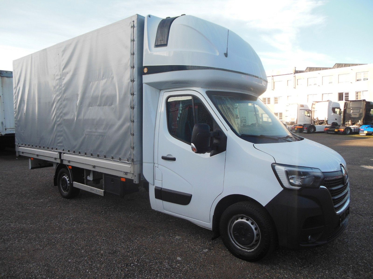 Renault MASTER 2.3 DCI, 10 PALETTEN, LUFT FEDERUNG - Furgão de toldo: foto 2 Renault MASTER 2.3 DCI, 10 PALETTEN, LUFT FEDERUNG - Furgão de toldo: foto 2