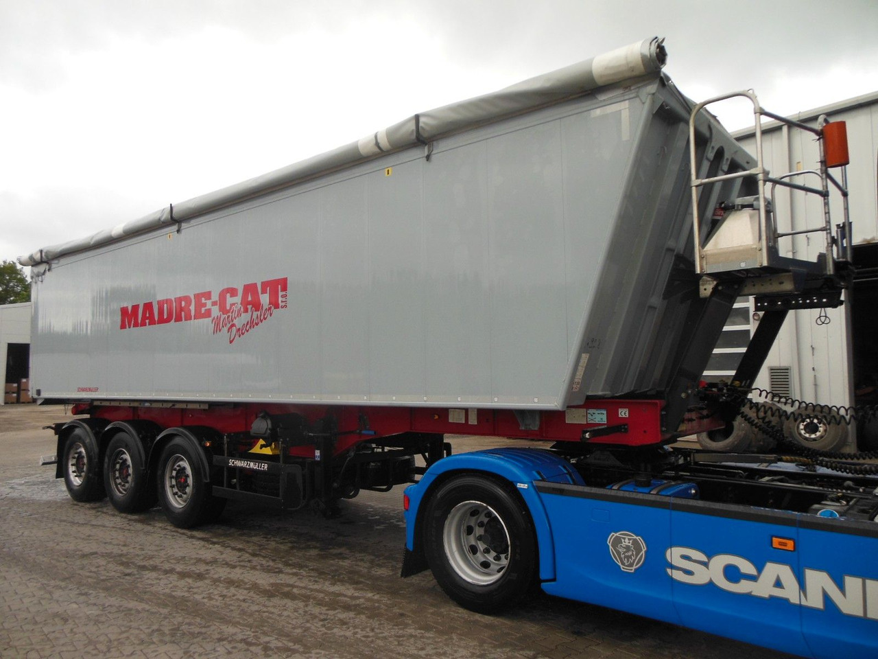 Schwarzmüller KIS 3/E, SAF, 49M3, ACHSEN 9 TONE, TOP - Semireboque basculante: foto 2 Schwarzmüller KIS 3/E, SAF, 49M3, ACHSEN 9 TONE, TOP - Semireboque basculante: foto 2