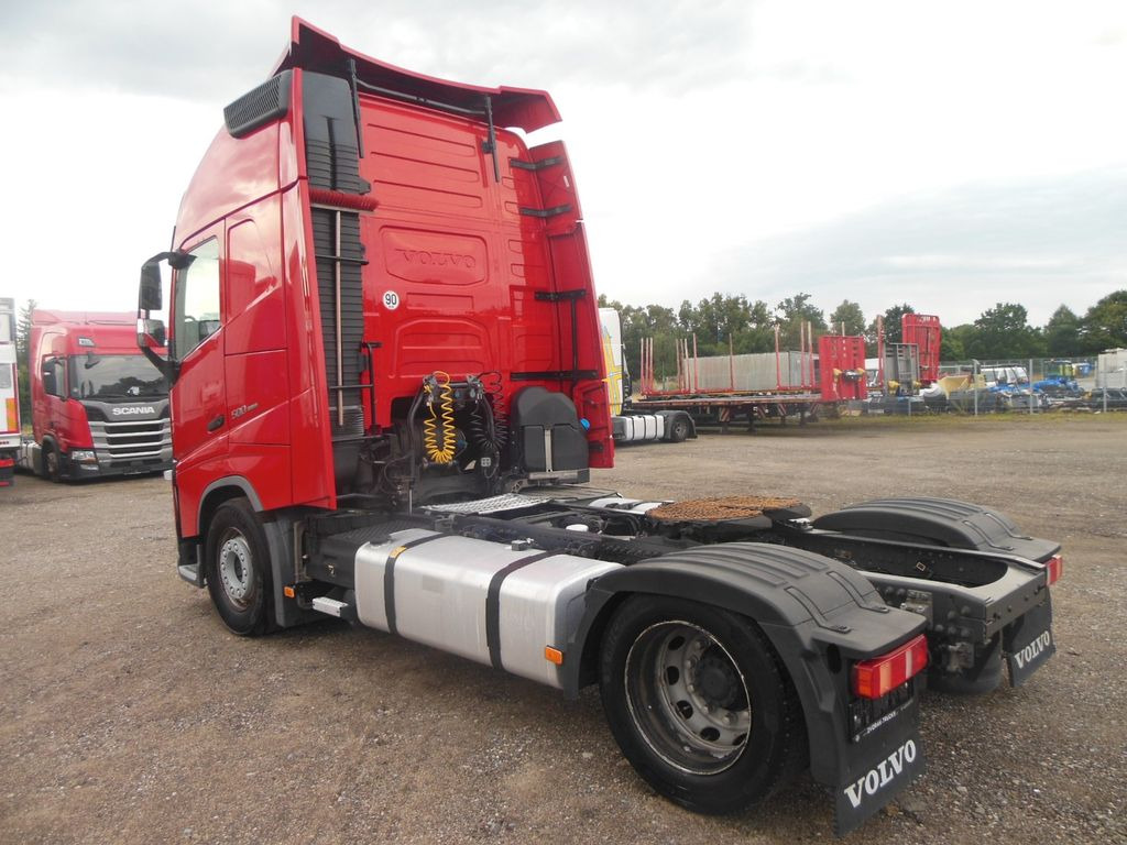Volvo FH 13/500, LOWDECK, GLOBE XL, I PARK COOL, TOP!! - Tractor: foto 4 Volvo FH 13/500, LOWDECK, GLOBE XL, I PARK COOL, TOP!! - Tractor: foto 4