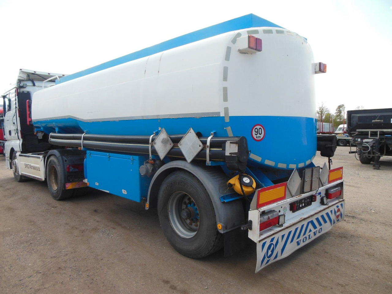 WILLIG/HALLER/HLS 240.45/2,NPC 04, 4 KAMMER - Semirreboque tanque: foto 2 WILLIG/HALLER/HLS 240.45/2,NPC 04, 4 KAMMER - Semirreboque tanque: foto 2