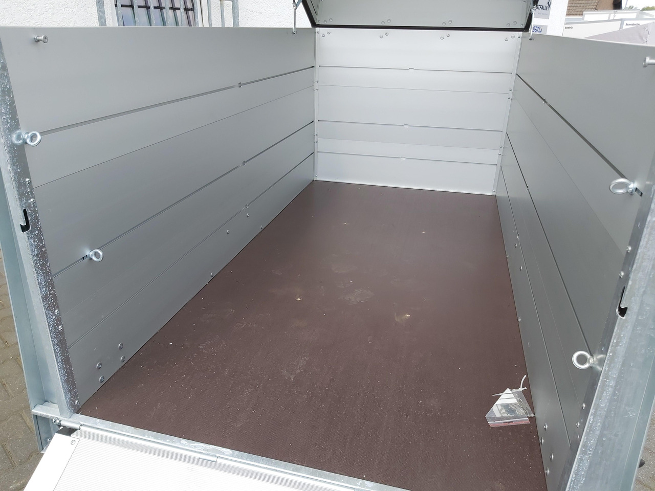 ALUBOXX Deckelanhänger GTB 1200 VT2 251x126x118cm Heckrampe (S) 1160kg Winter Aktion - Reboque furgão: foto 5 ALUBOXX Deckelanhänger GTB 1200 VT2 251x126x118cm Heckrampe (S) 1160kg Winter Aktion - Reboque furgão: foto 5
